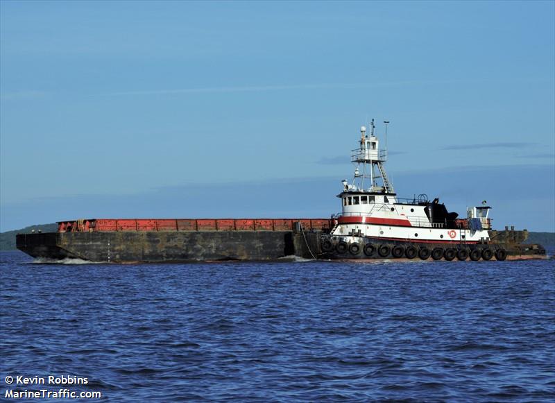 lucinda smith (Tug) - IMO 8333166, MMSI 367723620, Call Sign WDI6924 under the flag of United States (USA)