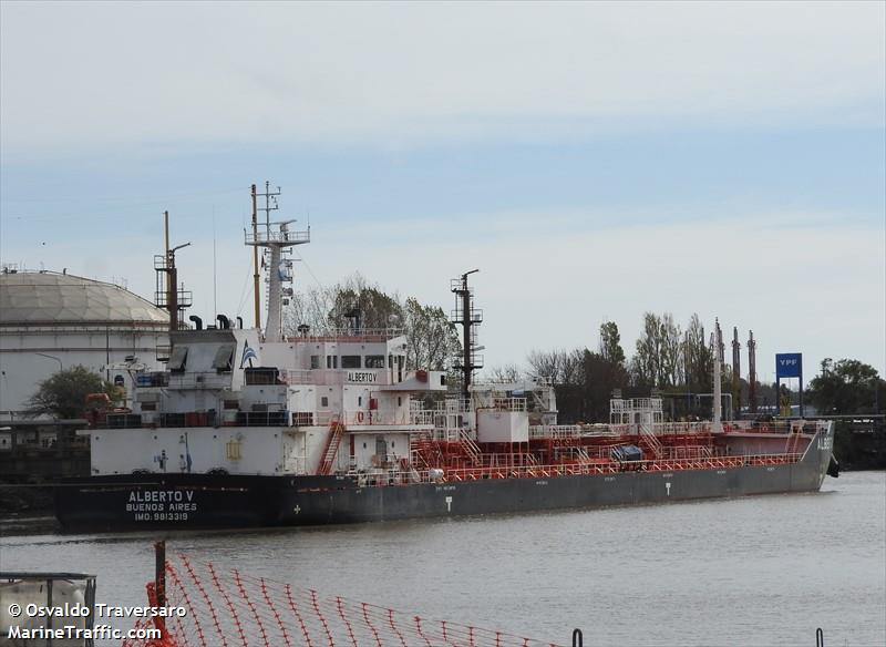 alberto v (Oil Products Tanker) - IMO 9813319, MMSI 701006760, Call Sign LW9927 under the flag of Argentina