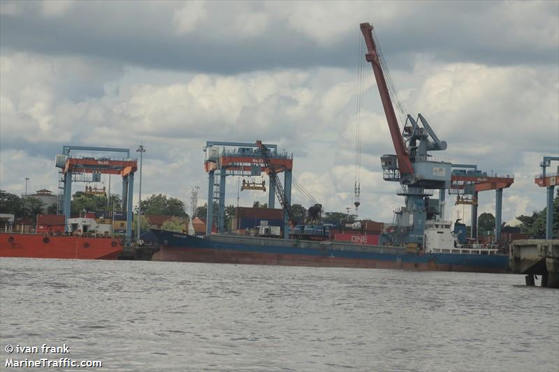 mv.bunsho (Aggregates Carrier) - IMO 8804232, MMSI 525200523, Call Sign YBPD2 under the flag of Indonesia