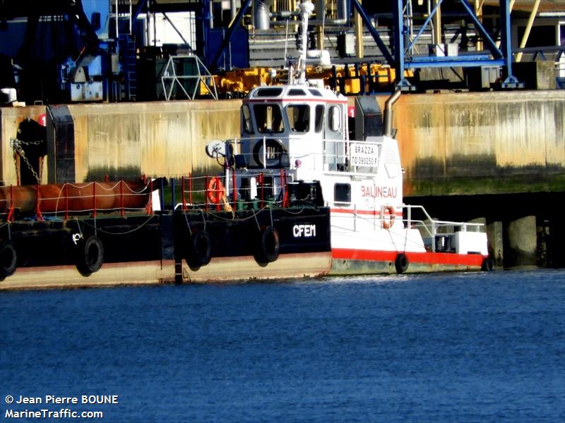 brazza (Towing vessel) - IMO , MMSI 226012810, Call Sign FM7183 under the flag of France