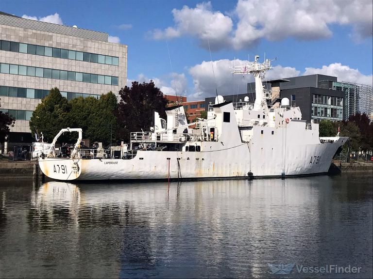 french navy ship (Unknown) - IMO , MMSI 228791000, Call Sign FYCR under the flag of France
