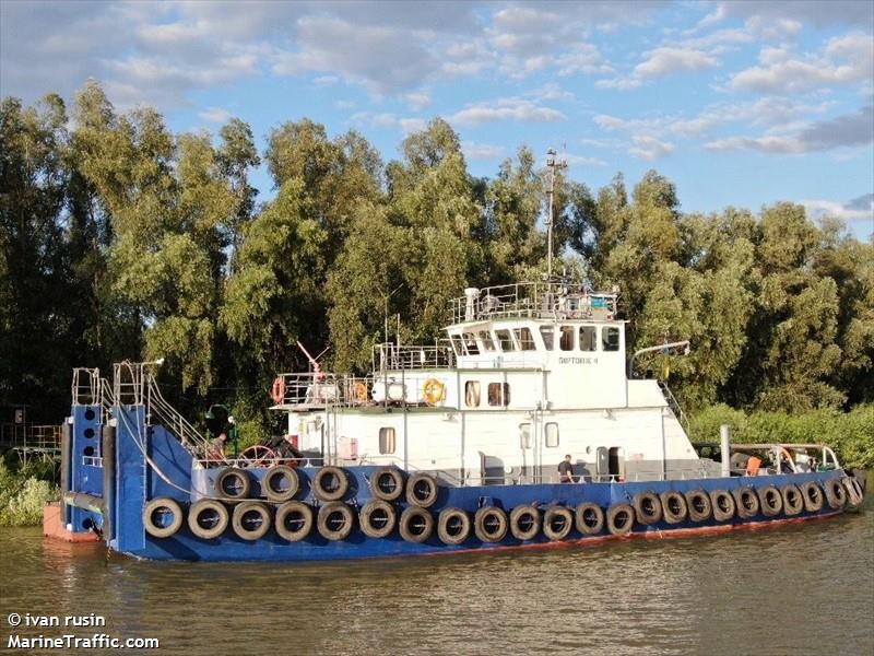 portovyk-4 (Tug) - IMO , MMSI 272173300, Call Sign UXHK under the flag of Ukraine