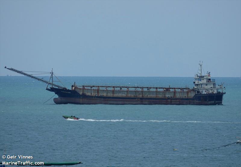 letong optimus prime (Hopper Dredger) - IMO 9761970, MMSI 542577110, Call Sign E6VR2 under the flag of Niue