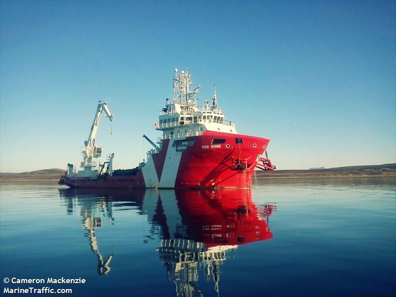 deep vanree (Dredging or UW ops) - IMO , MMSI 246060000, Call Sign PCKI under the flag of Netherlands