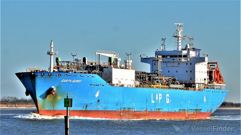 earth summit (LPG Tanker) - IMO 9744946, MMSI 563020800, Call Sign 9V2911 under the flag of Singapore