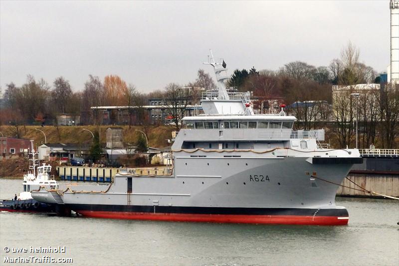 french warship (Other type) - IMO , MMSI 228799000, Call Sign FADU under the flag of France