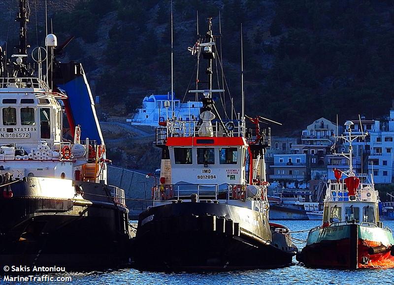 pothitos (Tug) - IMO 9012094, MMSI 239996800, Call Sign SVA7370 under the flag of Greece