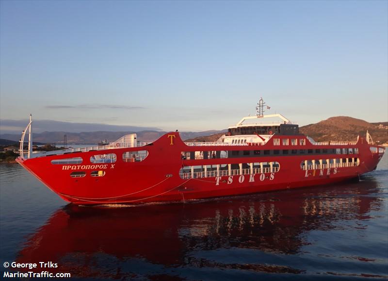 protoporos x (Passenger/Ro-Ro Cargo Ship) - IMO 9825960, MMSI 240031600, Call Sign SVA7765 under the flag of Greece