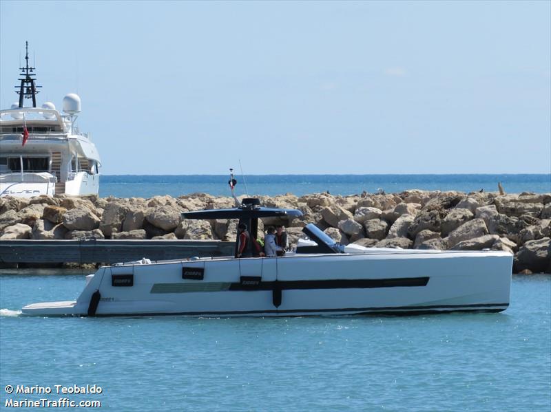 mon jouet (Unknown) - IMO , MMSI 376004000 under the flag of St Vincent & Grenadines