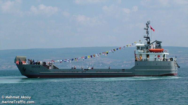 merlin 3 (Landing Craft) - IMO 9325740, MMSI 377773000, Call Sign J8B3054 under the flag of St Vincent & Grenadines