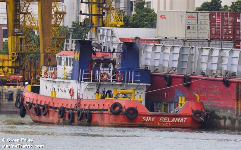 siak selamat (Tug) - IMO 9550888, MMSI 525011128, Call Sign YDA4478 under the flag of Indonesia