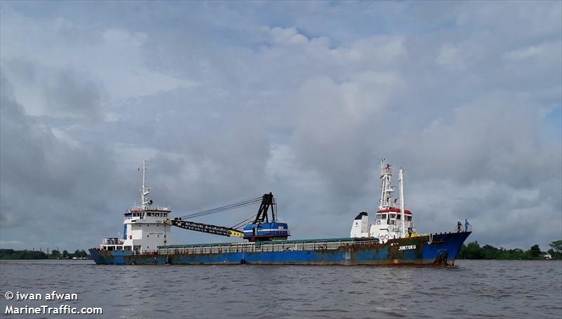 mv.juntoku (Aggregates Carrier) - IMO 8708880, MMSI 525022129, Call Sign POAW under the flag of Indonesia