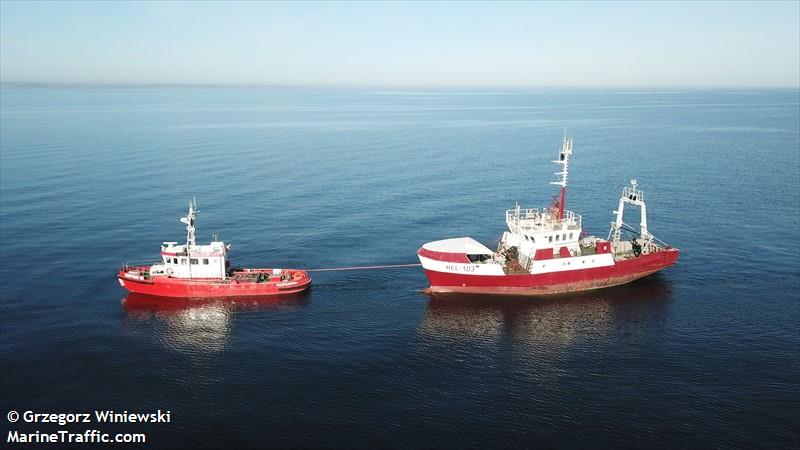 neptun w (Towing vessel) - IMO , MMSI 261004530, Call Sign SPG2220 under the flag of Poland