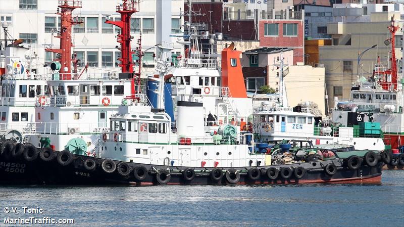 halla12ho (Tug) - IMO , MMSI 440600017, Call Sign D8HD under the flag of Korea