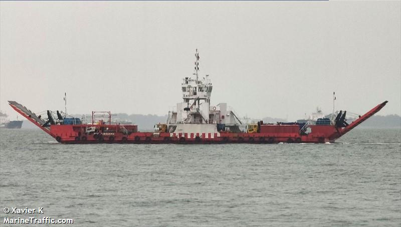 penguin resilience (Landing Craft) - IMO 9901661, MMSI 563071320, Call Sign 9V6781 under the flag of Singapore