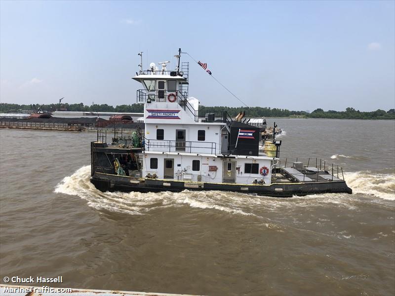 safety priority (Tug) - IMO , MMSI 367702490, Call Sign WDI4833 under the flag of United States (USA)