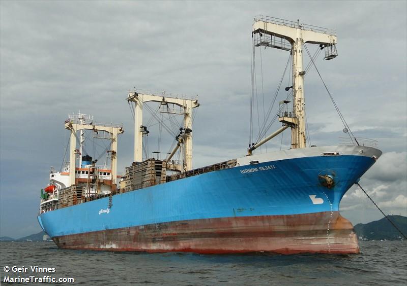 harmoni sejati (Ro-Ro Cargo Ship) - IMO 8202379, MMSI 525014043, Call Sign PMLV under the flag of Indonesia