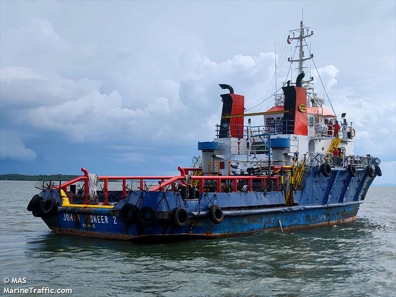 johan pioneer 2 (Tug) - IMO 9409211, MMSI 533636000, Call Sign 9WGN5 under the flag of Malaysia