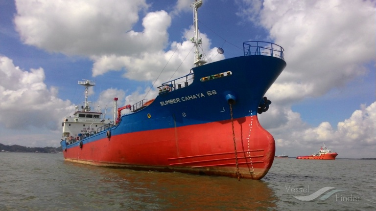 sumber cahaya 68 (Oil Products Tanker) - IMO 9083641, MMSI 572757000, Call Sign PMWS. under the flag of Tuvalu