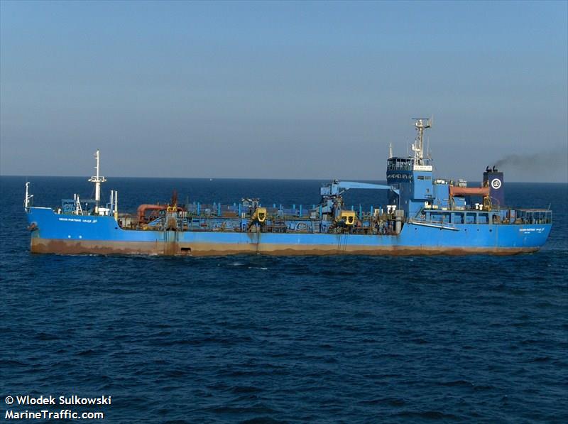 oboor (Hopper Dredger) - IMO 8402084, MMSI 622123219, Call Sign SUCU under the flag of Egypt