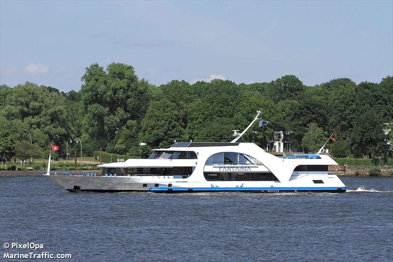 fantasia (Passenger ship) - IMO , MMSI 211540060, Call Sign DC7805 under the flag of Germany