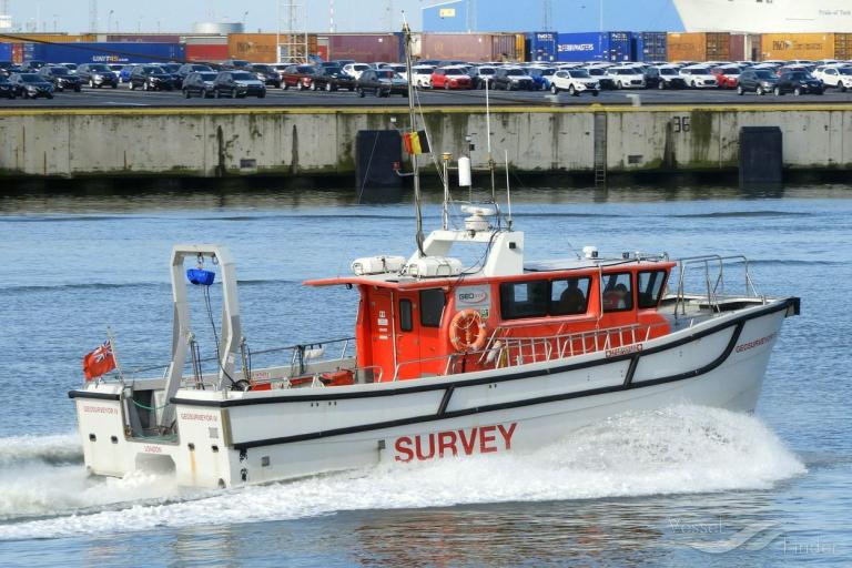 geosurveyor iv (Dredging or UW ops) - IMO , MMSI 235078371 under the flag of United Kingdom (UK)