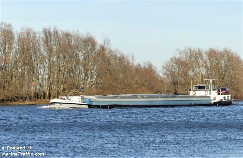 vivo (Cargo ship) - IMO , MMSI 244138825, Call Sign PD7055 under the flag of Netherlands