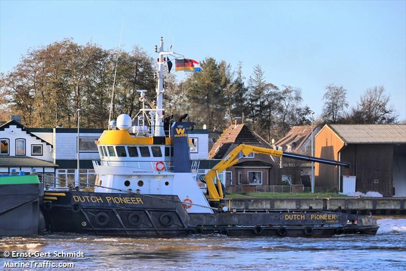 dutch pioneer (Tug) - IMO 9229544, MMSI 244153000, Call Sign PBBK under the flag of Netherlands