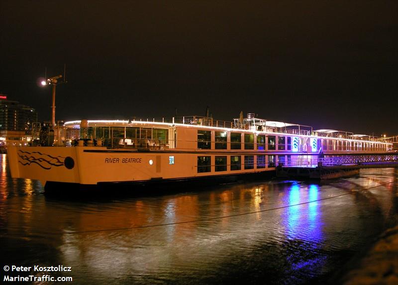 s.s. beatrice (Passenger ship) - IMO , MMSI 244630325, Call Sign PH2065 under the flag of Netherlands