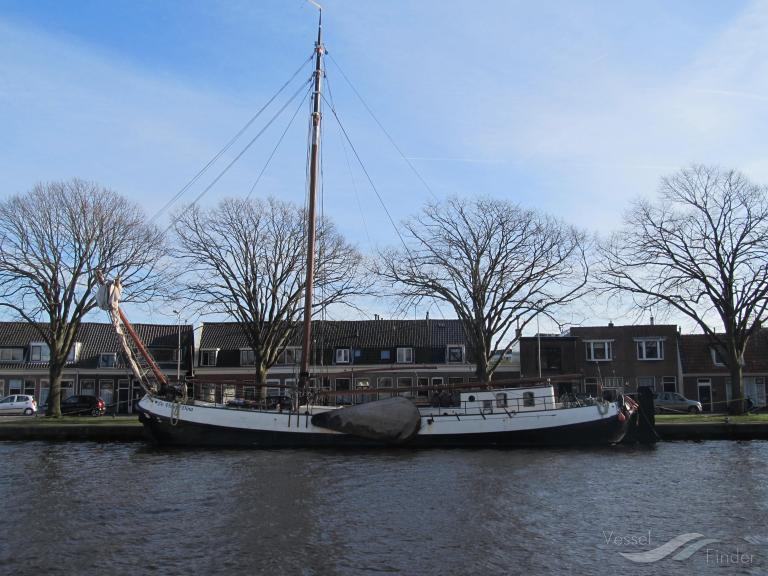 de vrouw dina (Passenger ship) - IMO , MMSI 244730545, Call Sign PD2297 under the flag of Netherlands