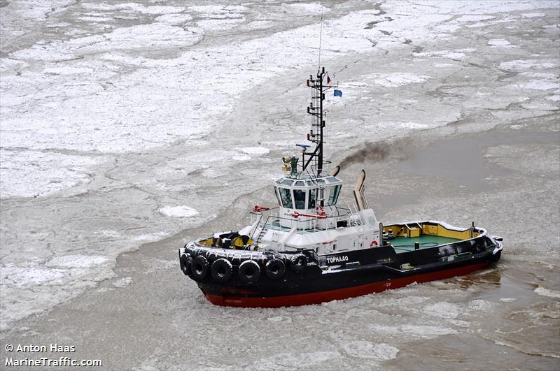 tornado (Towing vessel) - IMO , MMSI 273318680, Call Sign UEZB under the flag of Russia