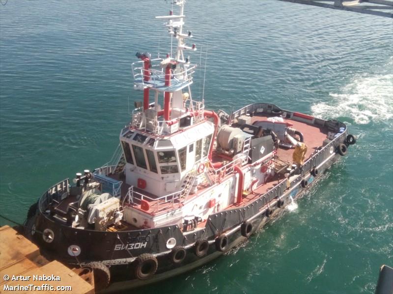 bizon (Tug) - IMO 9291145, MMSI 273372370, Call Sign UBJN7 under the flag of Russia