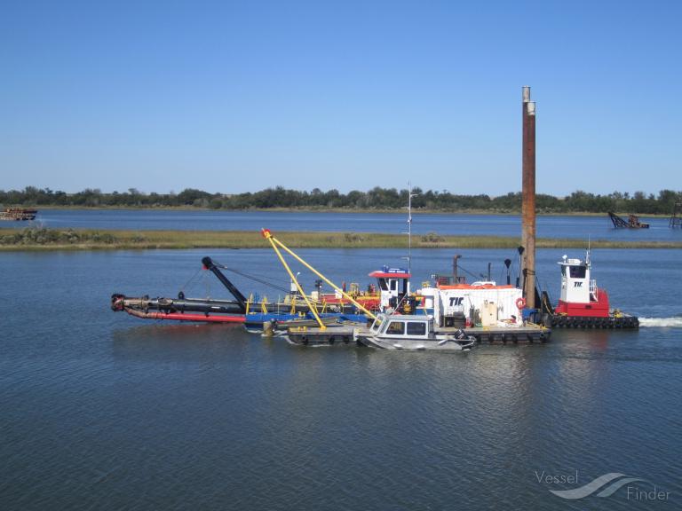 dredge tybee (Dredging or UW ops) - IMO , MMSI 338198348 under the flag of USA