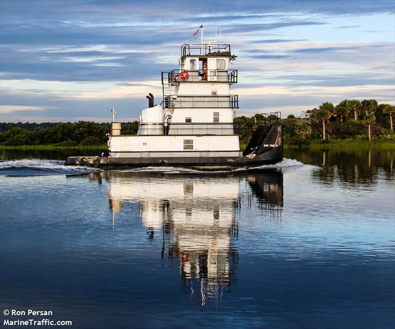 tug sun trader (Tug) - IMO , MMSI 367590460, Call Sign WDG9703 under the flag of United States (USA)