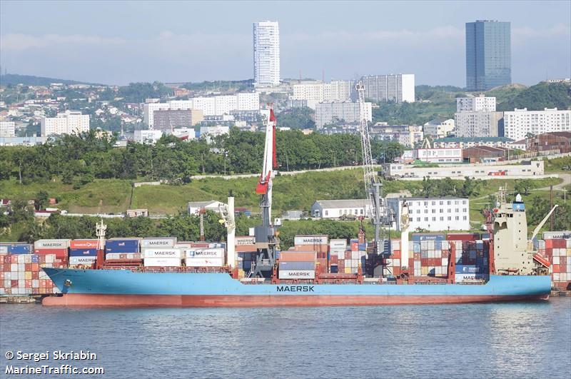 maersk valencia (Container Ship) - IMO 9344954, MMSI 563122100, Call Sign 9V6988 under the flag of Singapore