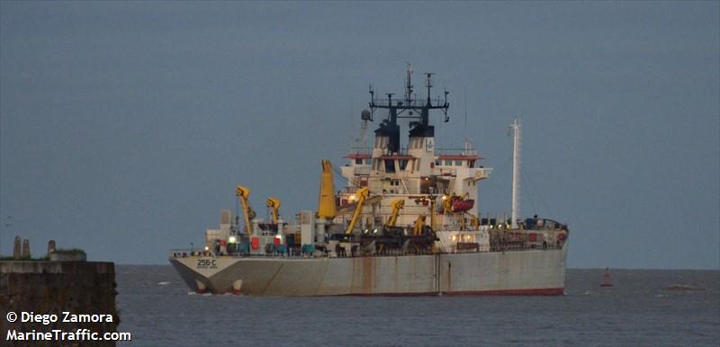 capitan nunez 256 c (Hopper Dredger) - IMO 7345930, MMSI 701812000, Call Sign LW5175 under the flag of Argentina