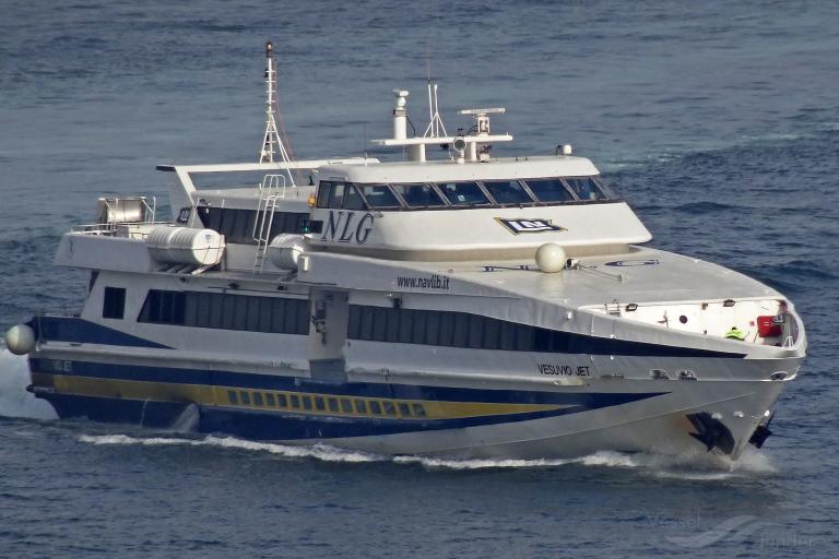 vesuvio jet (Passenger Ship) - IMO 9276432, MMSI 247091800, Call Sign IJPV under the flag of Italy