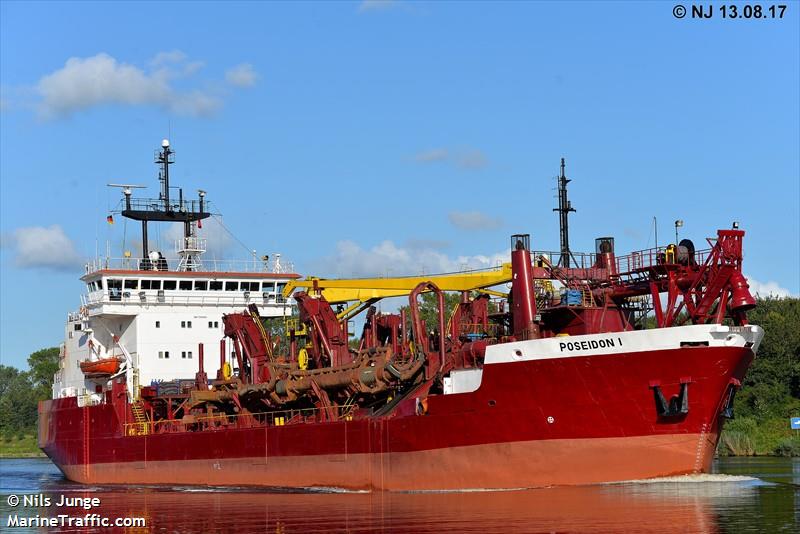 poseidon i (Hopper Dredger) - IMO 7330064, MMSI 341903000, Call Sign V4GZ2 under the flag of St Kitts & Nevis