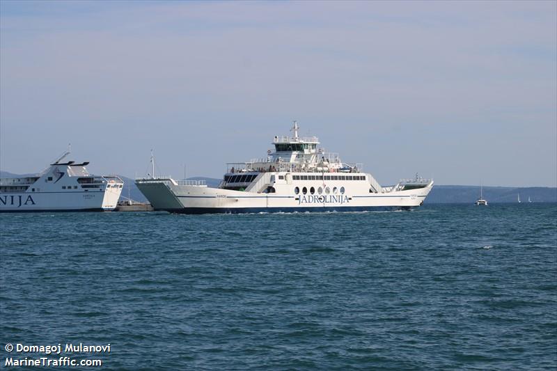 faros (Passenger/Ro-Ro Cargo Ship) - IMO 8745840, MMSI 238191540, Call Sign 9A4449 under the flag of Croatia