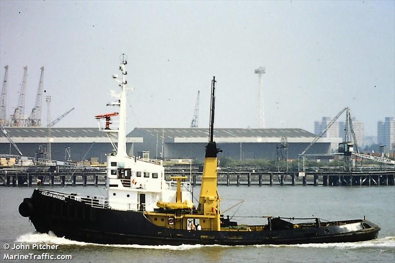 anglian warrior (Tug) - IMO 7011644, MMSI 375601000, Call Sign J8B5436 under the flag of St Vincent & Grenadines