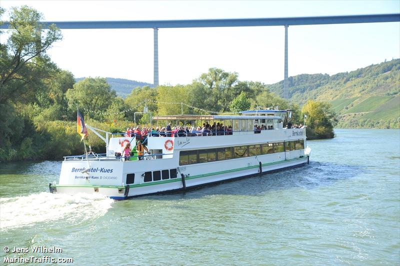 bernkastel kues (Passenger ship) - IMO , MMSI 211541240, Call Sign DC2811 under the flag of Germany