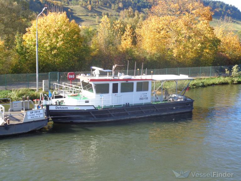 detzem (Dredging or UW ops) - IMO , MMSI 211669750, Call Sign DC6681 under the flag of Germany