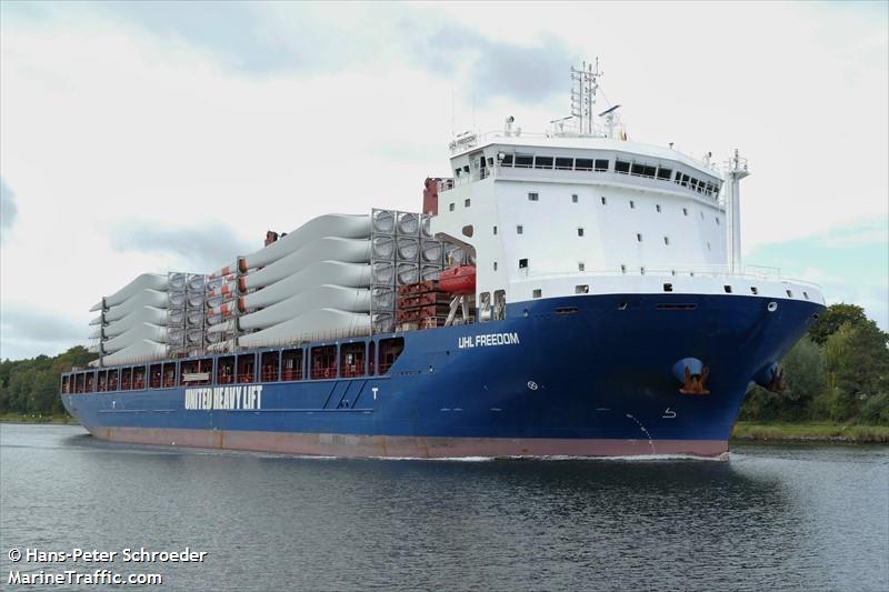uhl freedom (Heavy Load Carrier) - IMO 9897121, MMSI 255806351, Call Sign CQED4 under the flag of Madeira