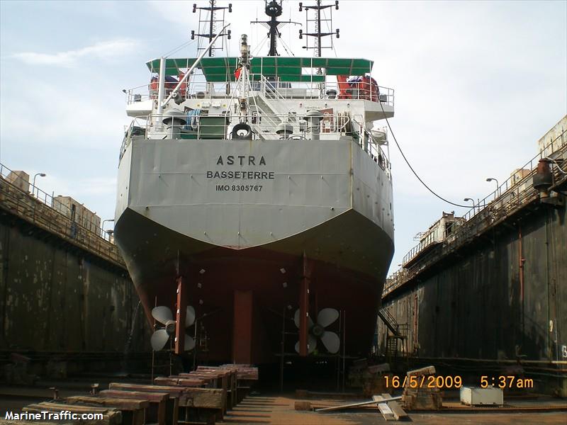 astra (Hopper Dredger) - IMO 8305767, MMSI 341607000, Call Sign V4XK under the flag of St Kitts & Nevis