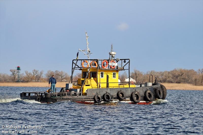 bm-17 (Tug) - IMO , MMSI 272109900 under the flag of Ukraine