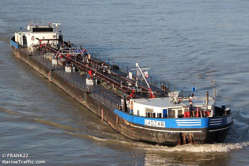 ladjar 81523 (Tanker) - IMO , MMSI 279202576, Call Sign YT2576 under the flag of Serbia