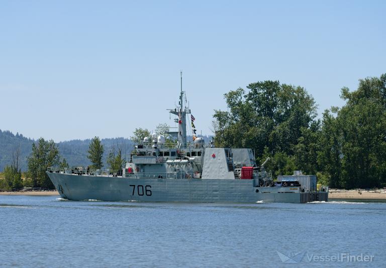cdn warship 706 (Military ops) - IMO , MMSI 316191000, Call Sign CGAY under the flag of Canada