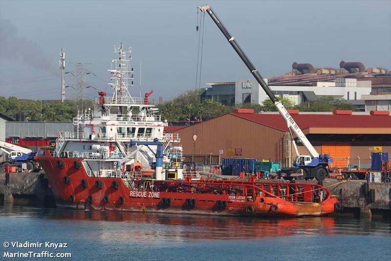 icon lotus (Offshore Tug/Supply Ship) - IMO 9680229, MMSI 533180013, Call Sign 9MLQL8 under the flag of Malaysia