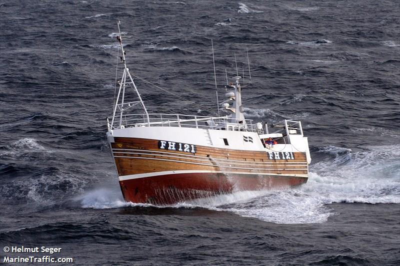 britannia v (Fishing vessel) - IMO , MMSI 235101000, Call Sign GHLL under the flag of United Kingdom (UK)