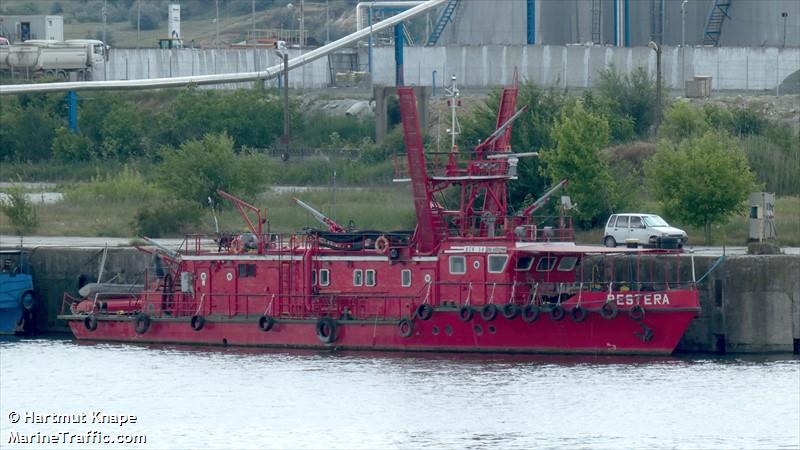 pestera (Dredging or UW ops) - IMO , MMSI 264162737, Call Sign YP2737 under the flag of Romania